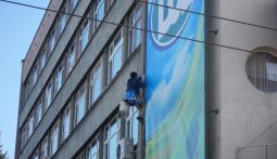 Монтаж на рекламно пано